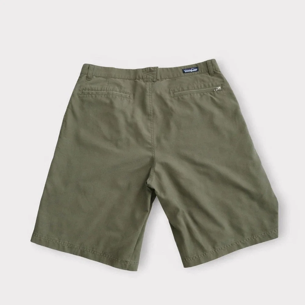 Patagonia Men's Vintage Y2K Khaki Shorts Classic Flat‎ Front Hiking Style